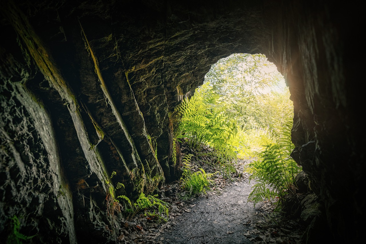 Photograph of the Cavern of Giants